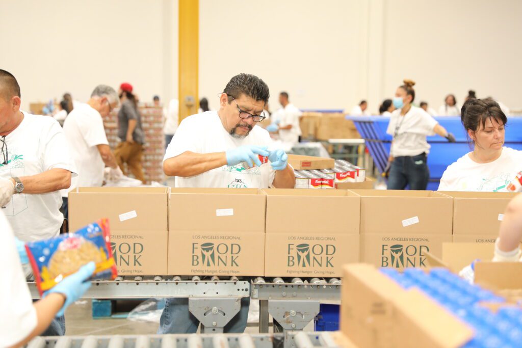 Thomas Safran volunteers