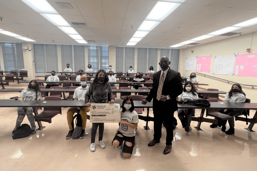 Manual Arts HS JROTC Performs Service to the Food Bank