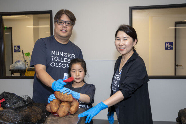 Food From The Bar volunteers
