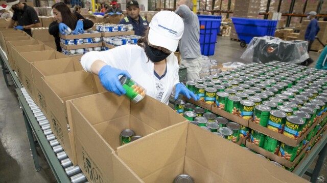 Food from the Bar volunteer event